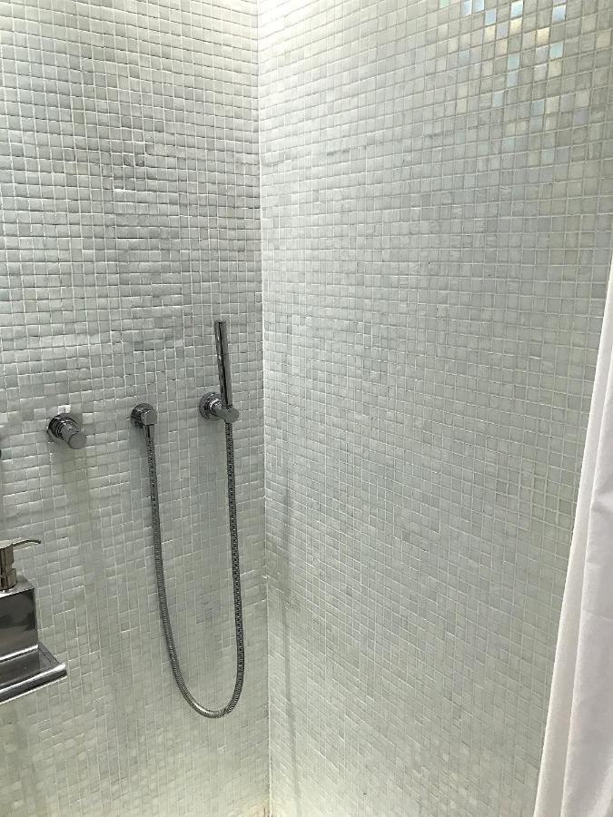 Outstanding 2 Bedrooms With A Terrific Eiffel Tower View Appartamento *