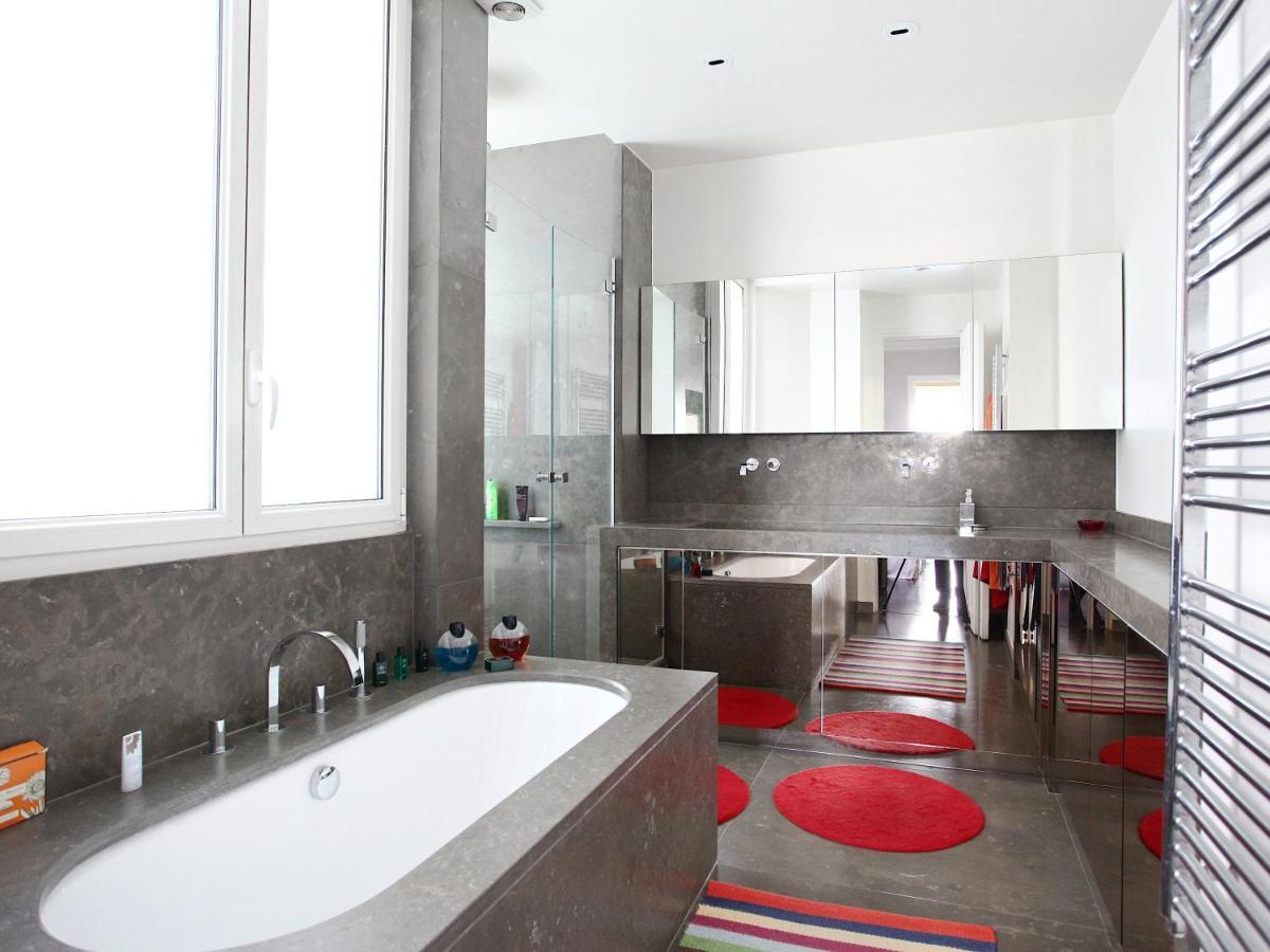 Outstanding 2 Bedrooms With A Terrific Eiffel Tower View * Parigi