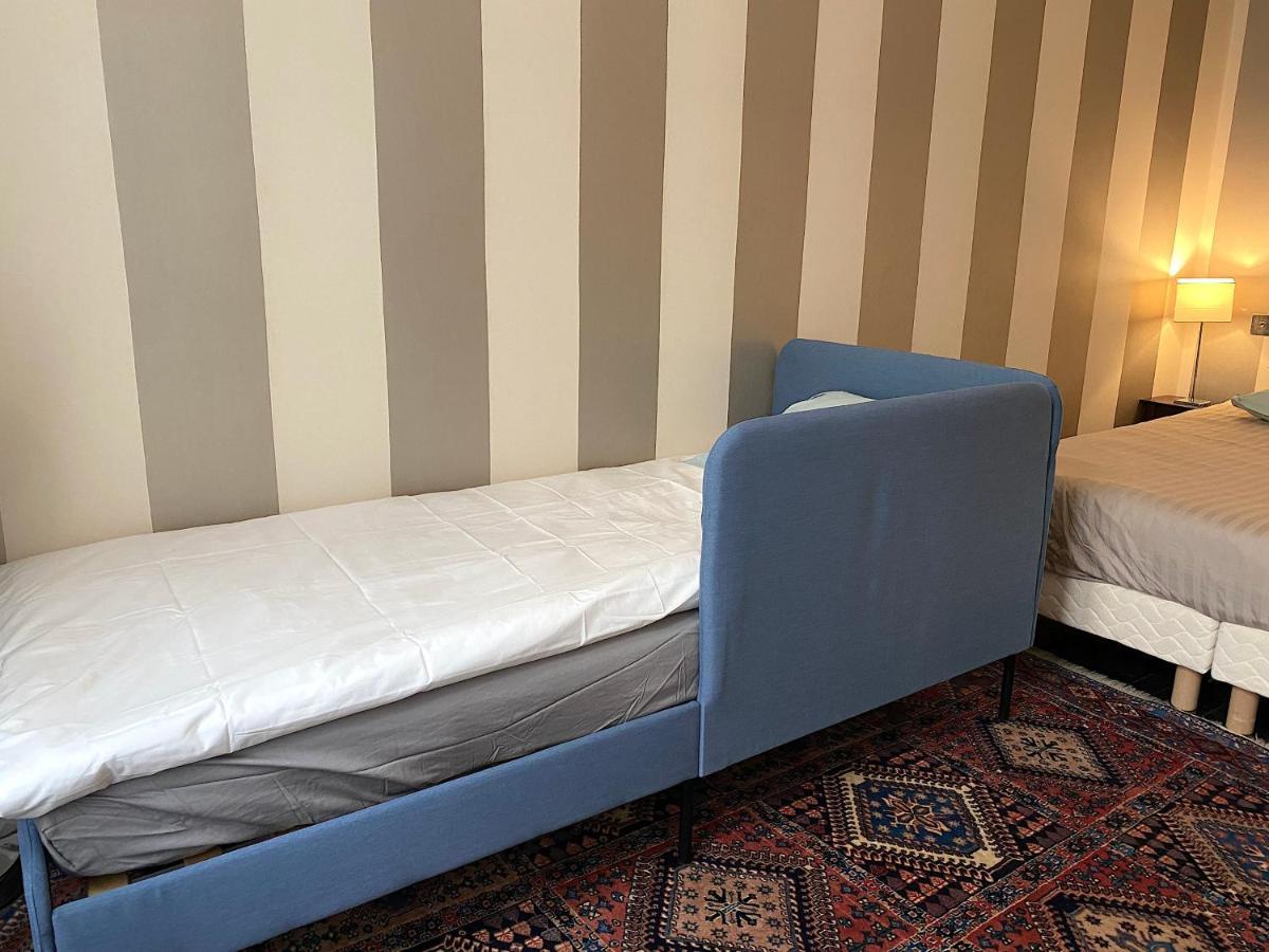 Outstanding 2 Bedrooms With A Terrific Eiffel Tower View *